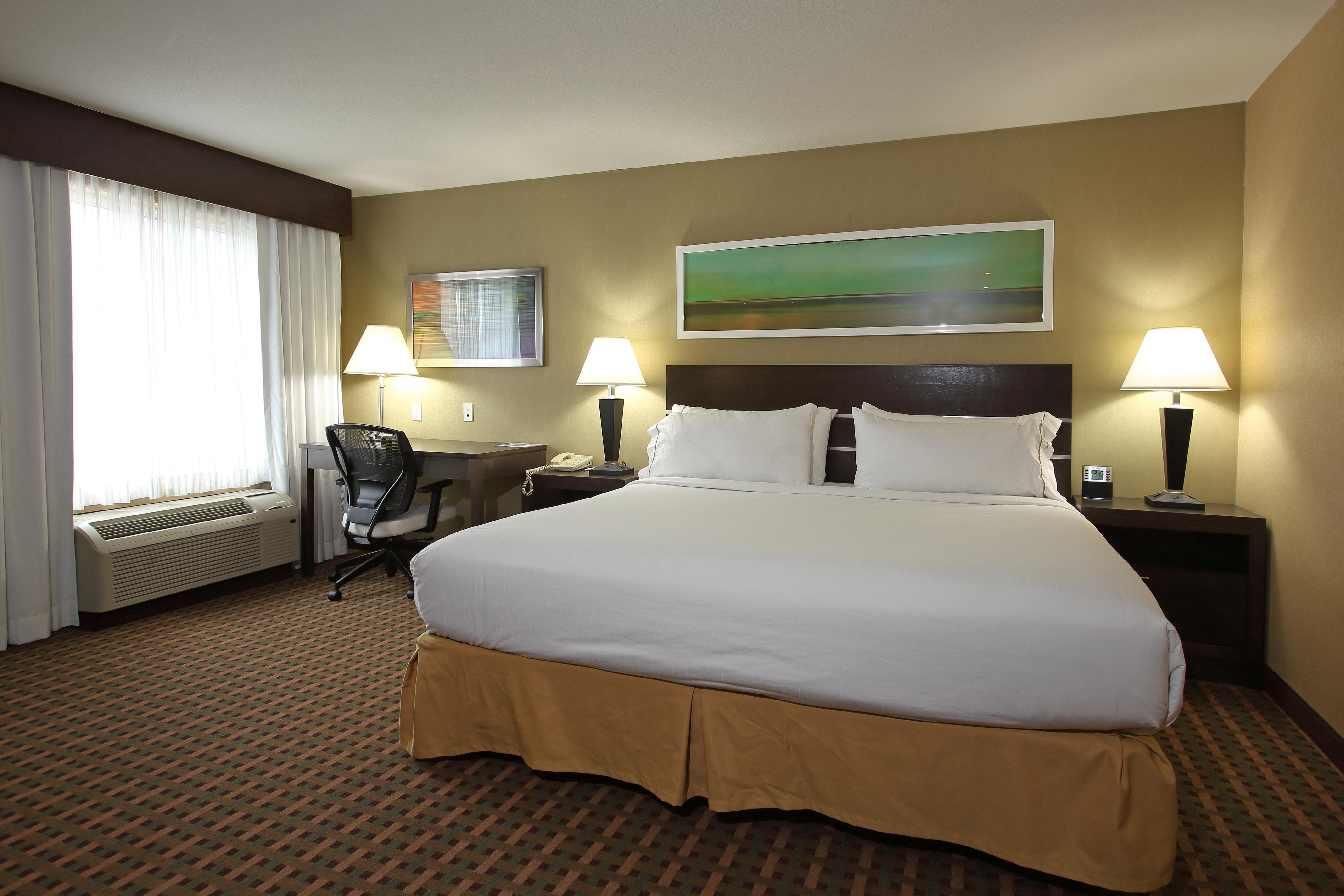 Holiday Inn Express Hotel & Suites Vernon By Ihg Екстериор снимка