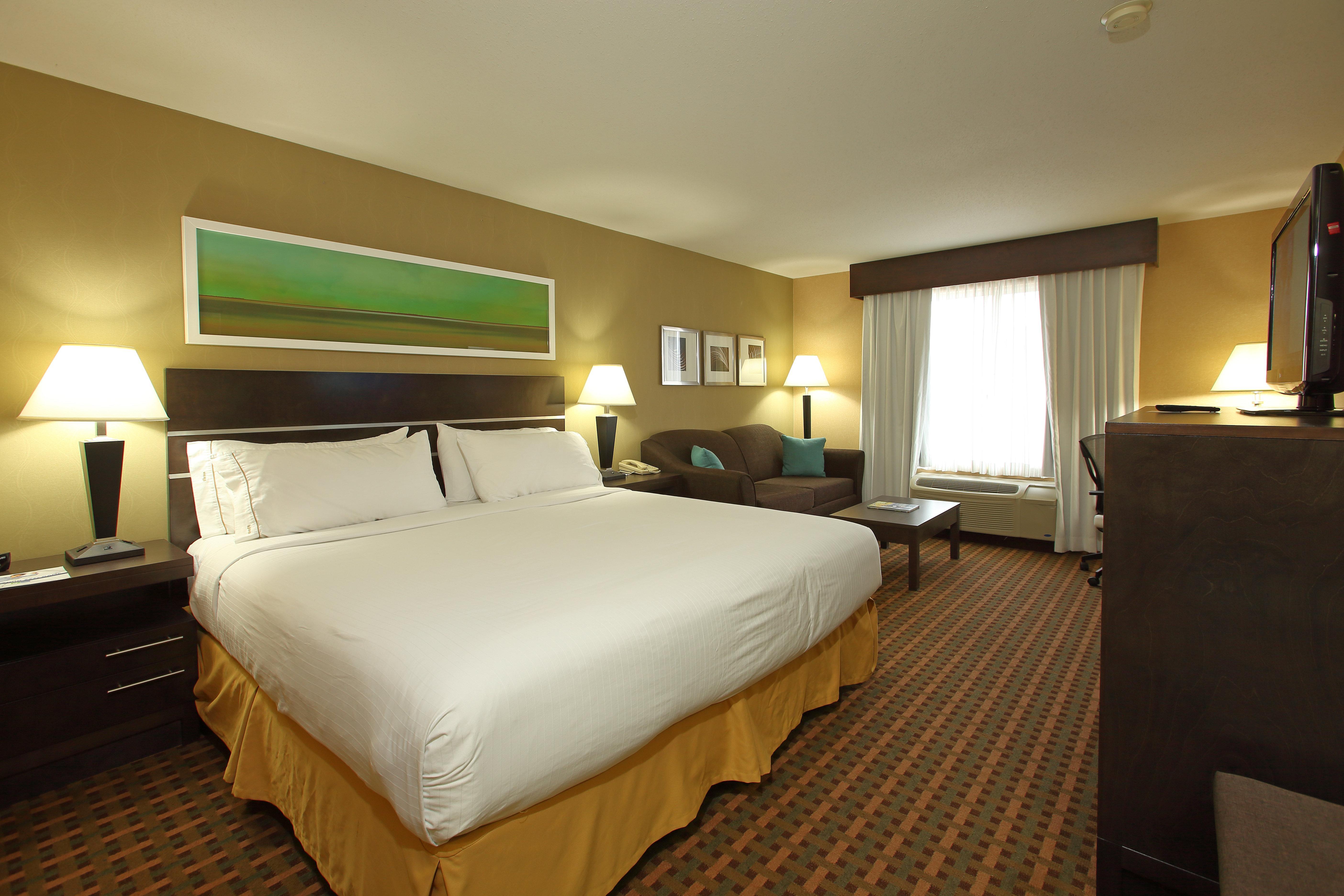 Holiday Inn Express Hotel & Suites Vernon By Ihg Екстериор снимка