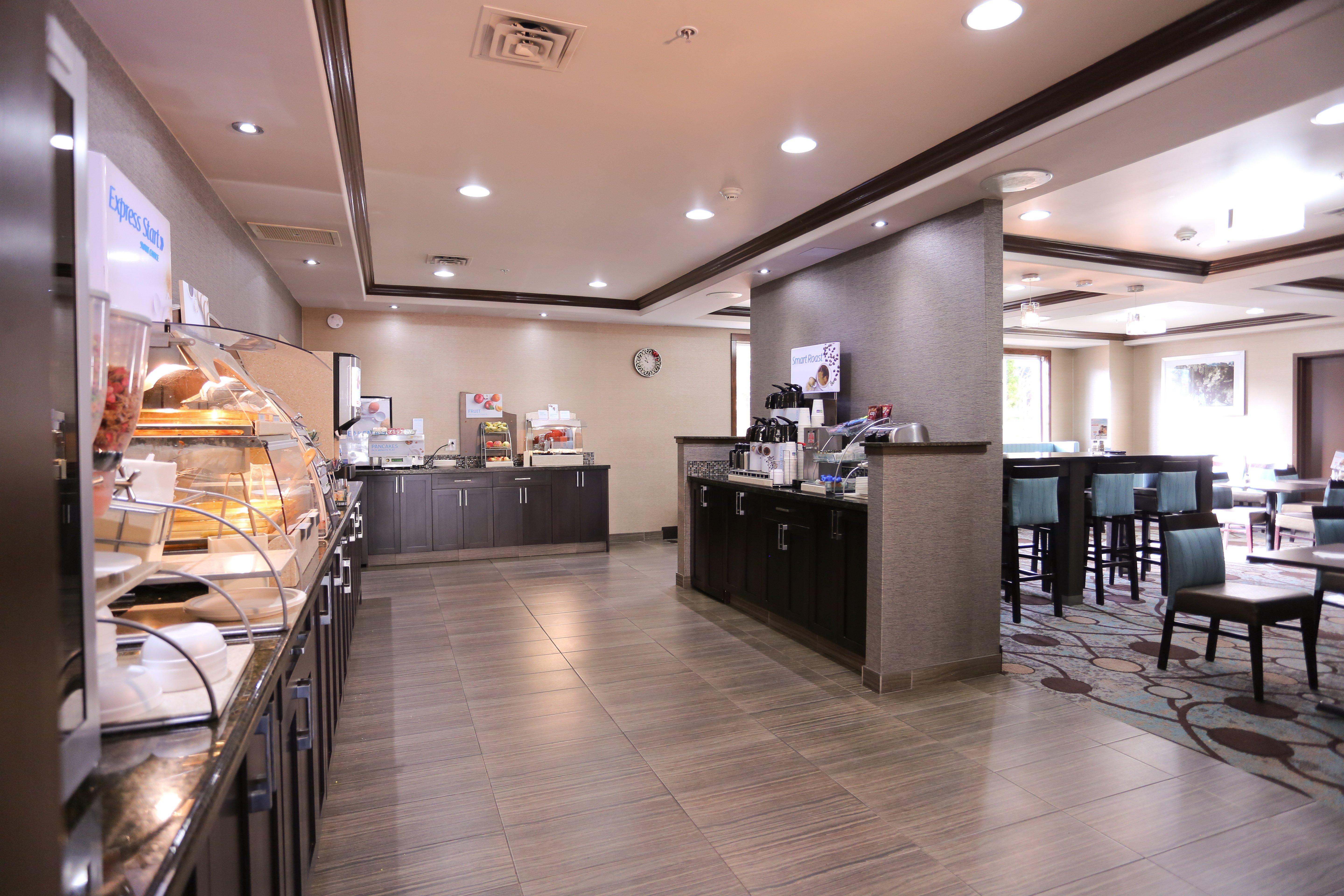 Holiday Inn Express Hotel & Suites Vernon By Ihg Екстериор снимка