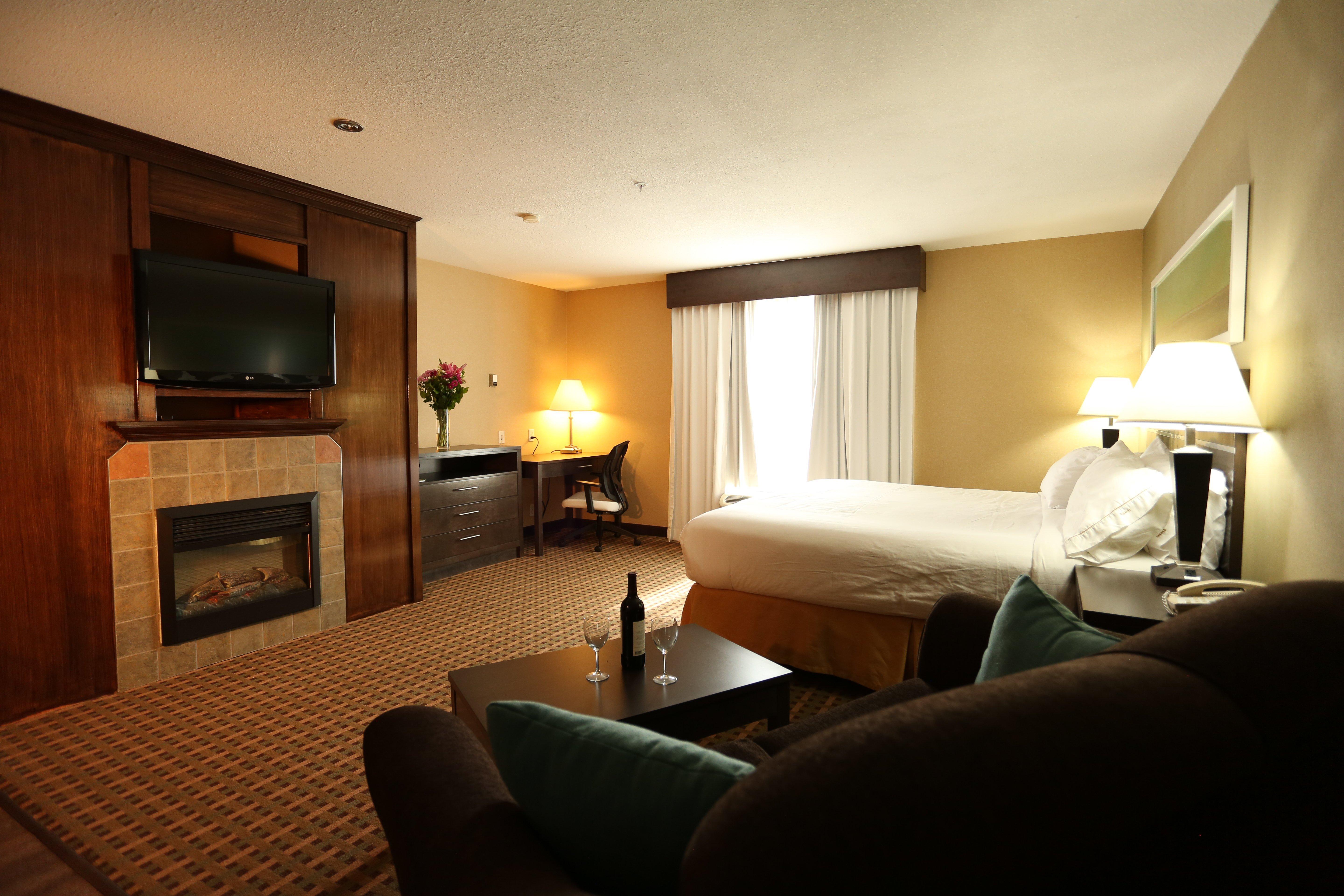 Holiday Inn Express Hotel & Suites Vernon By Ihg Екстериор снимка