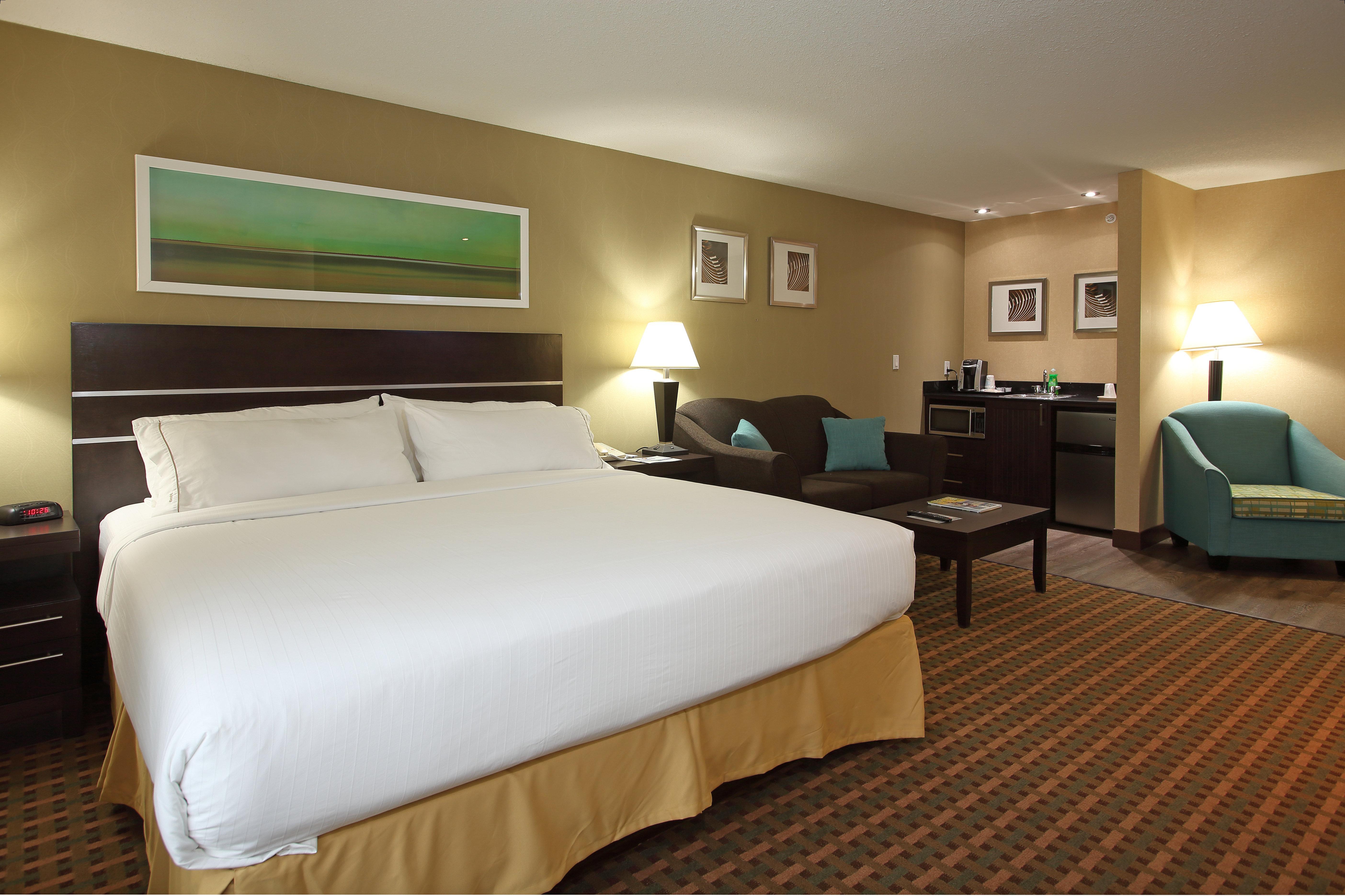 Holiday Inn Express Hotel & Suites Vernon By Ihg Екстериор снимка