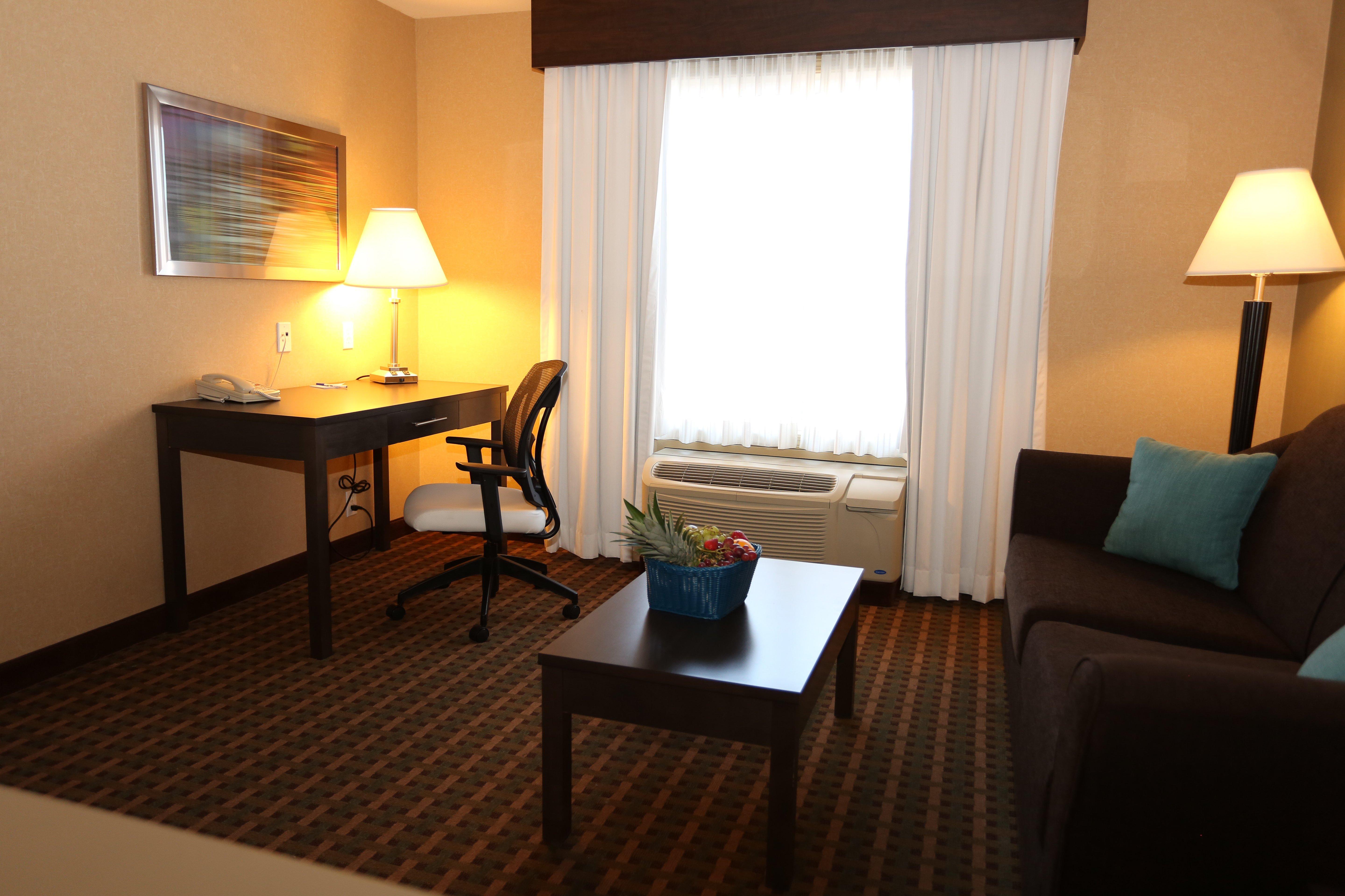 Holiday Inn Express Hotel & Suites Vernon By Ihg Екстериор снимка