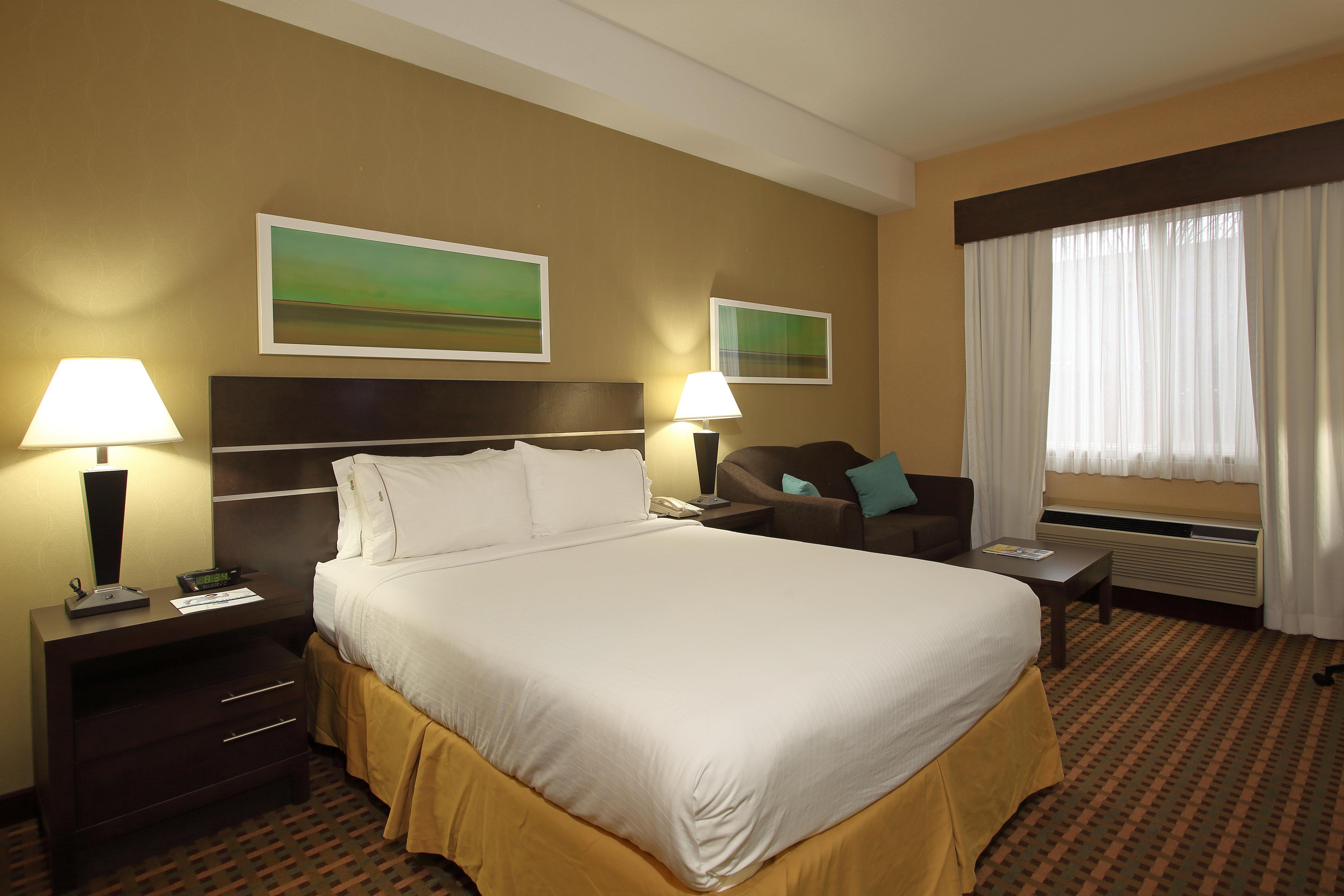 Holiday Inn Express Hotel & Suites Vernon By Ihg Екстериор снимка