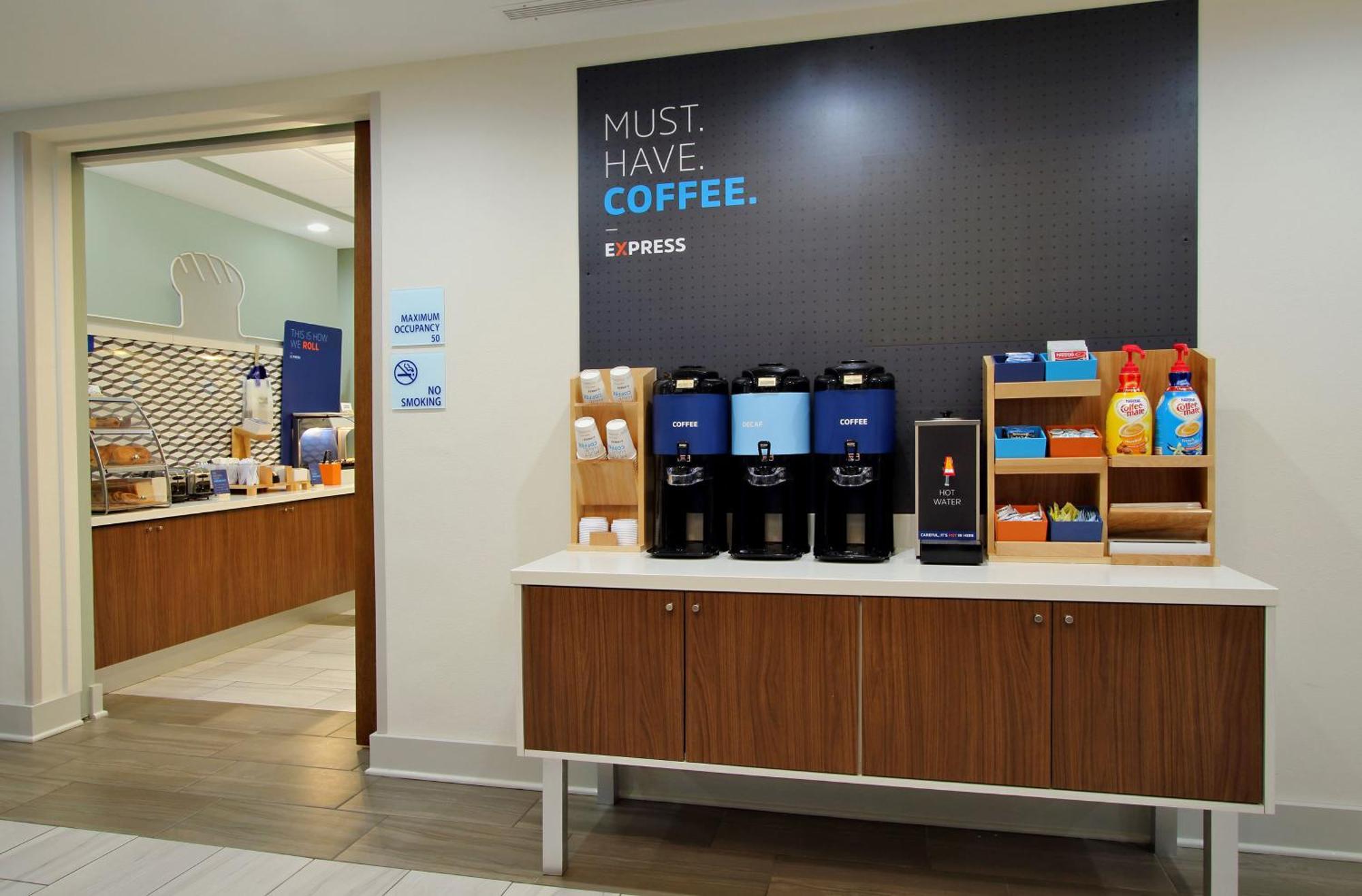 Holiday Inn Express Hotel & Suites Vernon By Ihg Екстериор снимка