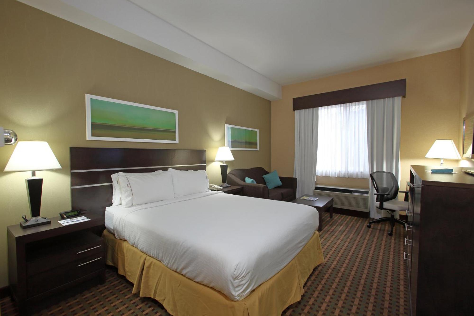 Holiday Inn Express Hotel & Suites Vernon By Ihg Екстериор снимка