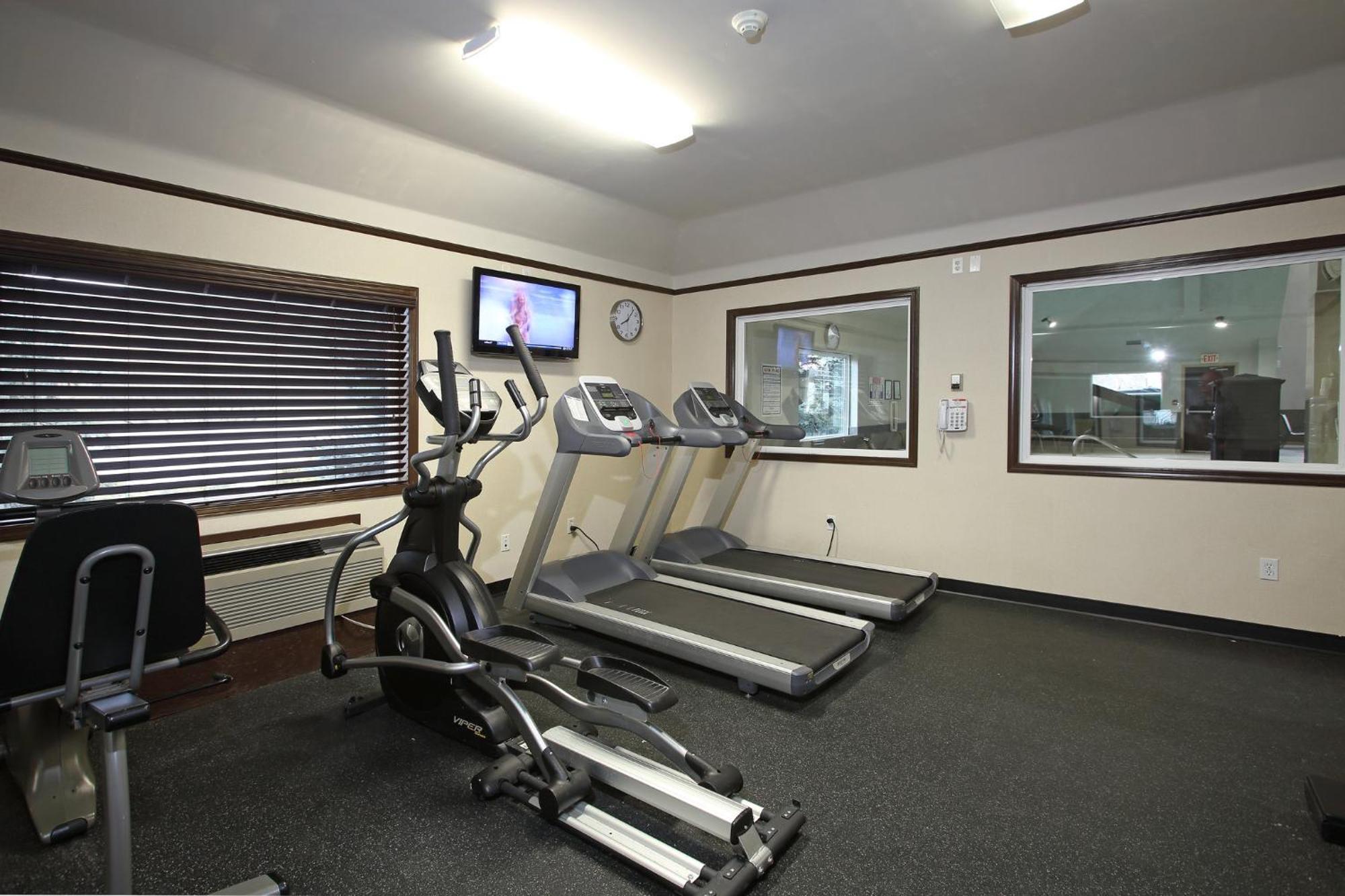Holiday Inn Express Hotel & Suites Vernon By Ihg Екстериор снимка