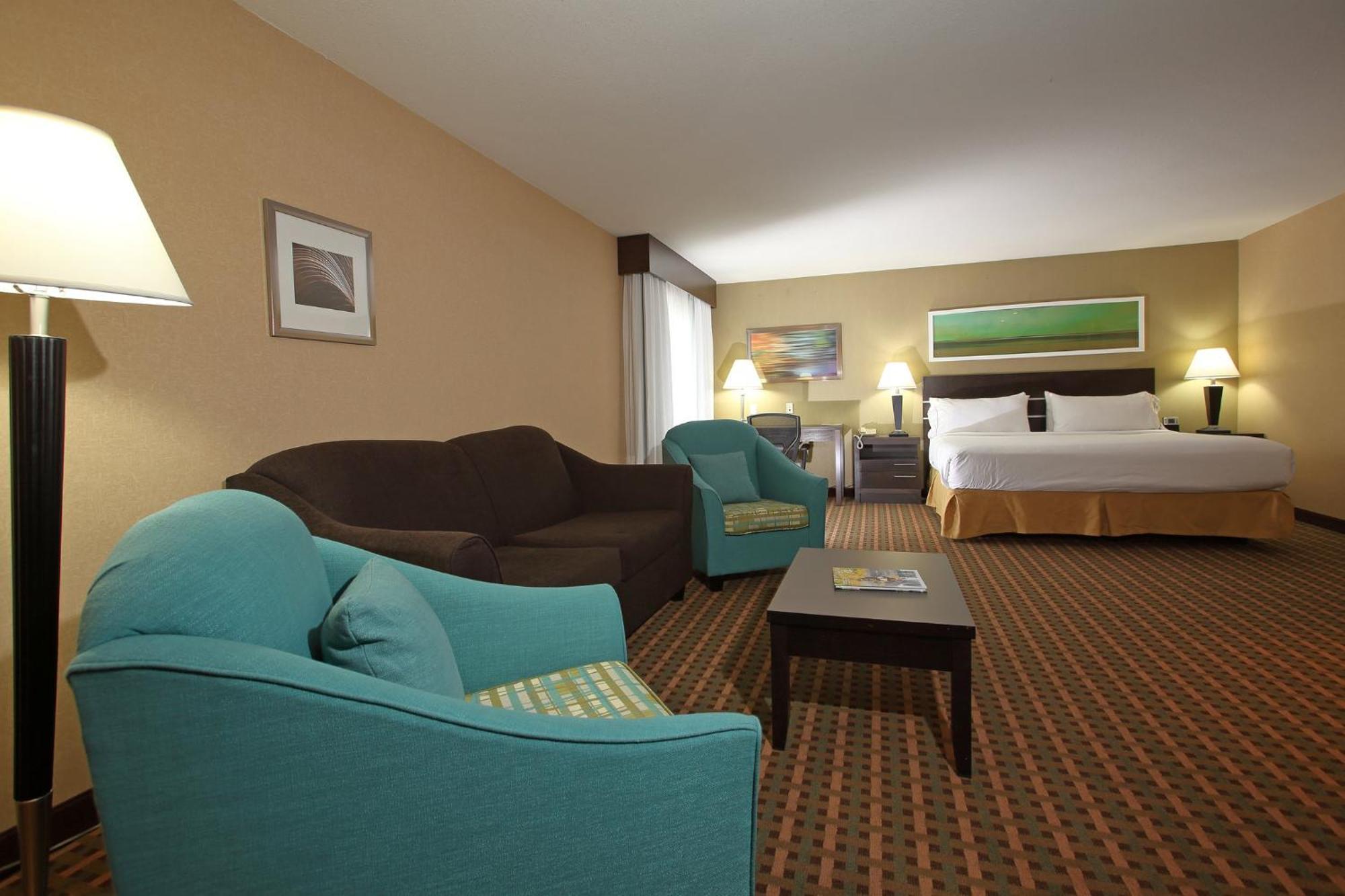 Holiday Inn Express Hotel & Suites Vernon By Ihg Екстериор снимка