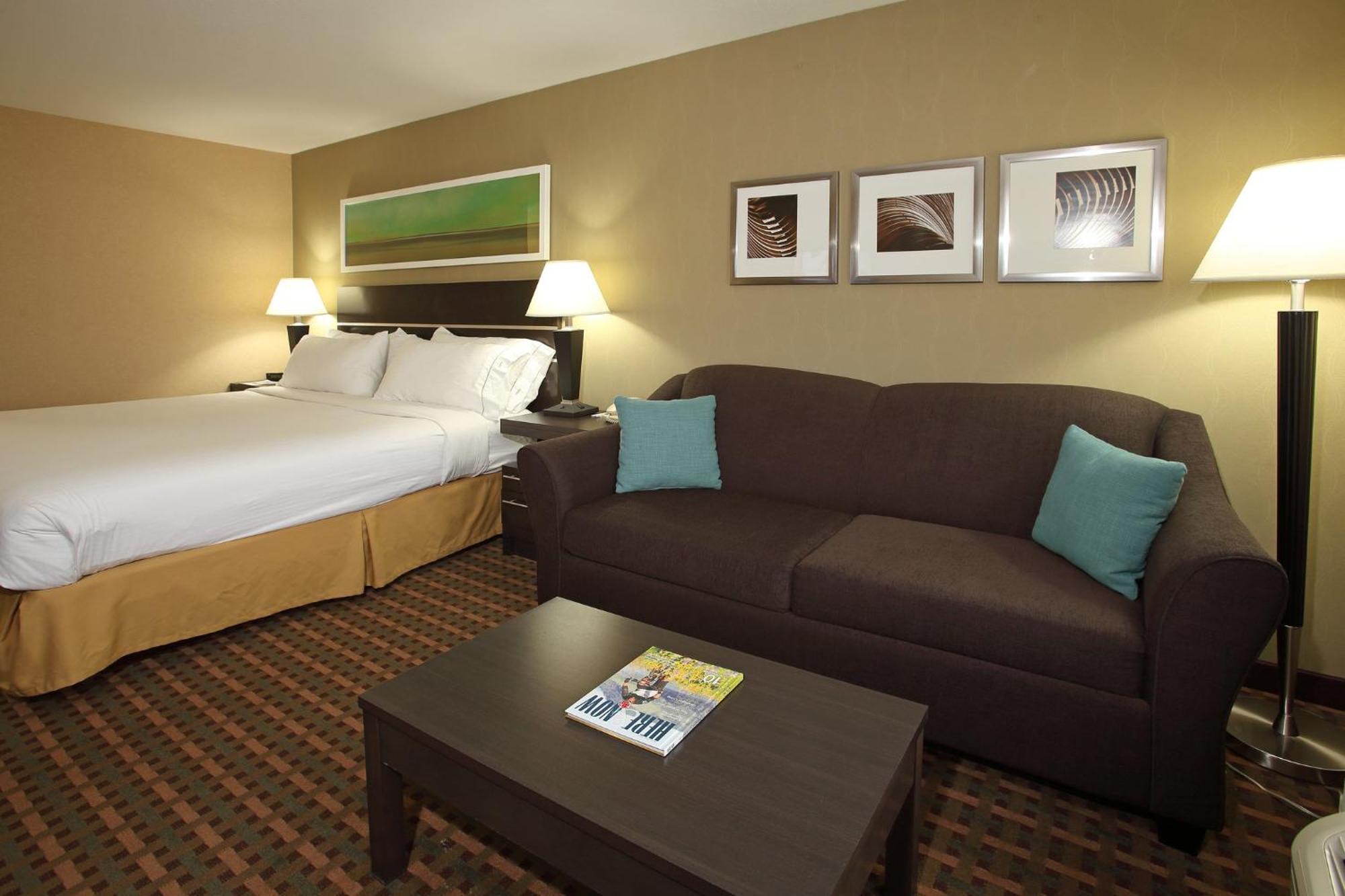 Holiday Inn Express Hotel & Suites Vernon By Ihg Екстериор снимка